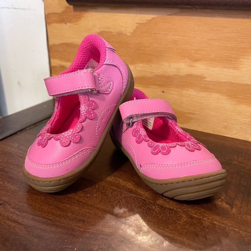 Stride Rite Pink Floral Mary Jane’s